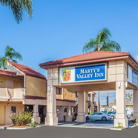 Super 8 By Wyndham Oceanside Marty'S Valley Inn מראה חיצוני תמונה