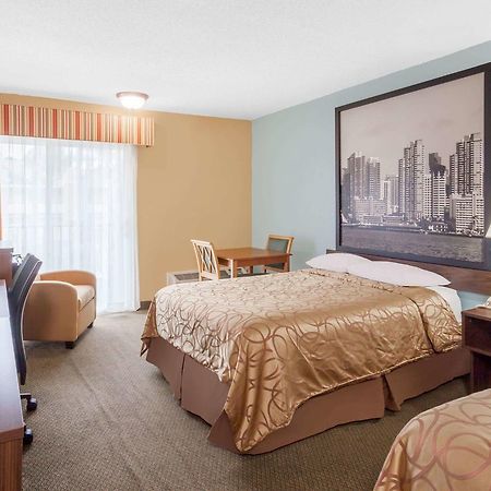 Super 8 By Wyndham Oceanside Marty'S Valley Inn מראה חיצוני תמונה