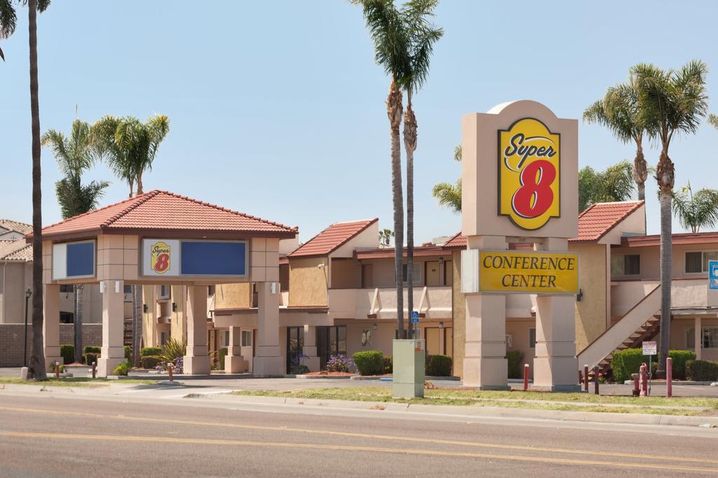 Super 8 By Wyndham Oceanside Marty'S Valley Inn מראה חיצוני תמונה