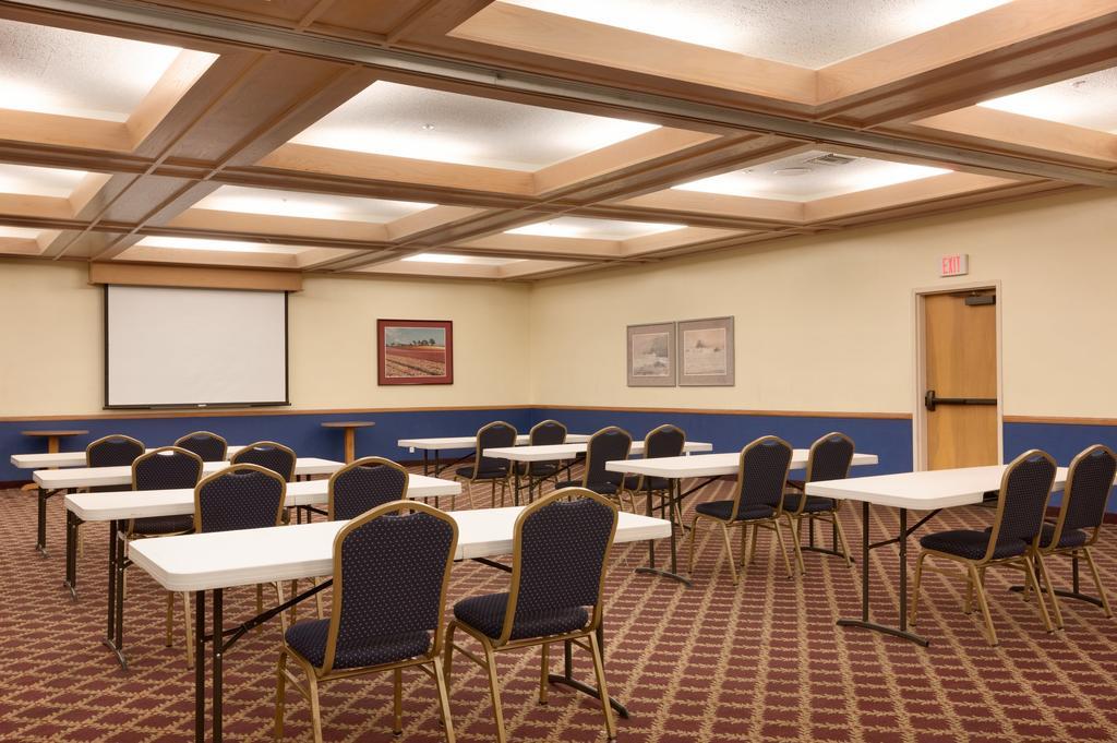 Super 8 By Wyndham Oceanside Marty'S Valley Inn מראה חיצוני תמונה