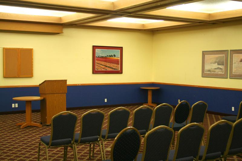 Super 8 By Wyndham Oceanside Marty'S Valley Inn מראה חיצוני תמונה